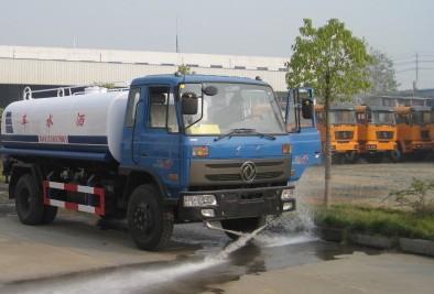 重慶東風(fēng)8噸國四灑水車 價(jià)格、廠家與功能全解析